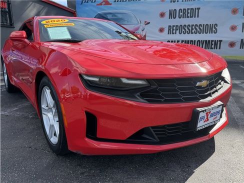 Used 2020 Chevrolet Camaro LT image 34