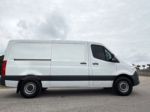 Used 2019 Mercedes-Benz Sprinter 144 image 6
