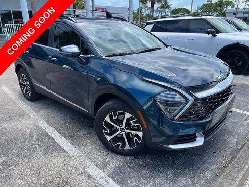 Certified 2025 Kia Sportage EX w/ EX Premium Package AWD/4WD image 3