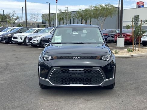 Used 2023 Kia Soul LX w/ Option Group 015 FWD image 3