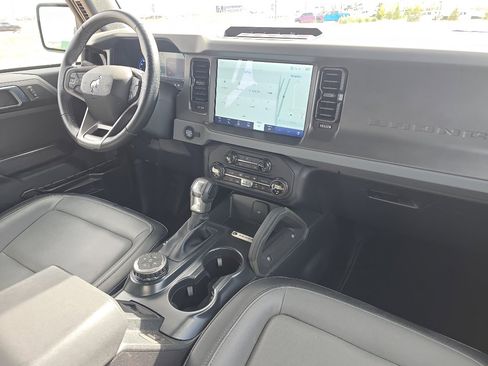 Used 2024 Ford Bronco Everglades image 27