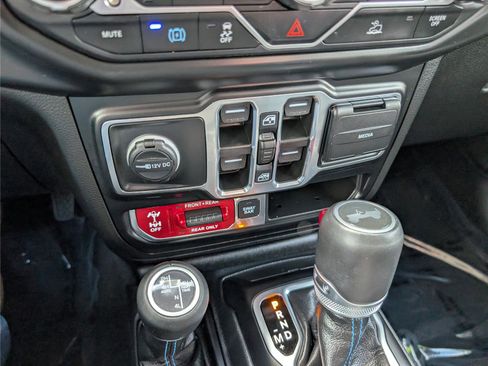 Used 2023 Jeep Wrangler Unlimited Rubicon 4xe w/ Cold Weather Group AWD/4WD image 25