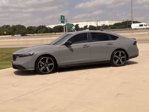 Used 2023 Honda Accord Sport image 4