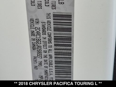 Used 2018 Chrysler Pacifica Touring-L w/ Premium Audio Group FWD image 29