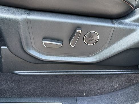 Used 2019 Ford F150 Platinum w/ Equipment Group 701A Luxury AWD/4WD image 18