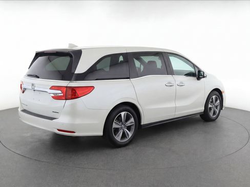 Used 2018 Honda Odyssey Touring image 4