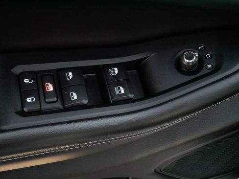 Used 2023 Jeep Grand Cherokee Limited w/ Luxury Tech Group II image 19