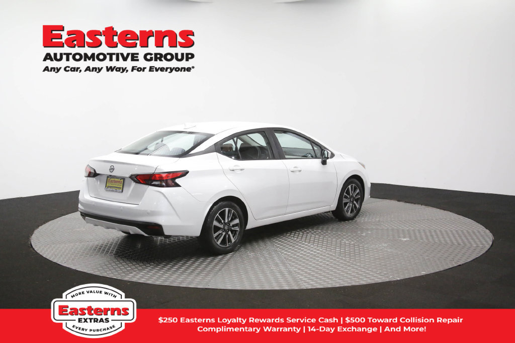Used 2022 Nissan Versa SV FWD image 43