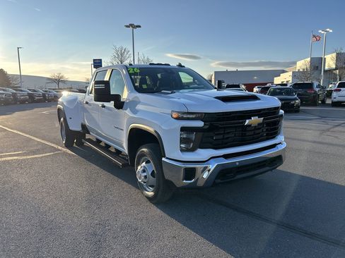 New 2026 Chevrolet Silverado 3500 W/T image 1