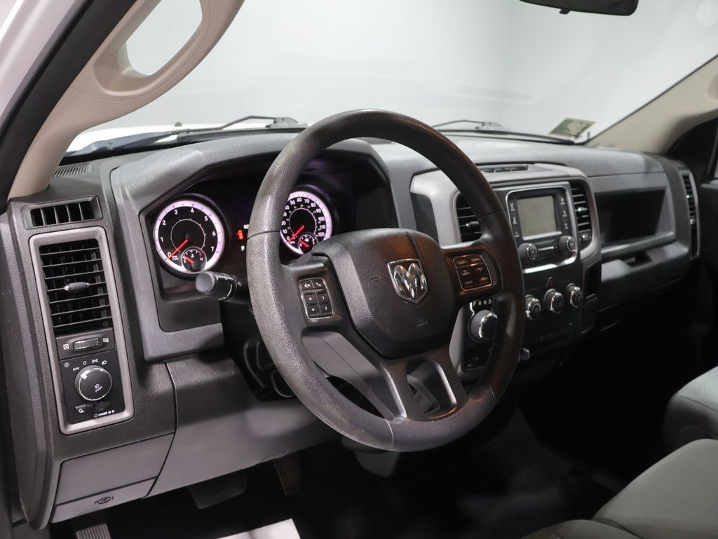 Used 2019 RAM 1500 Express AWD/4WD image 16