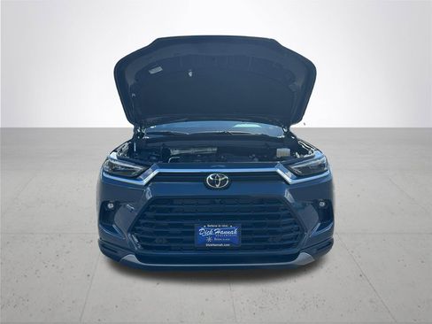 New 2026 Toyota Grand Highlander AWD image 4