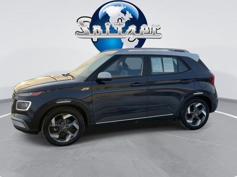 Used 2023 Hyundai Venue Limited w/ Cargo Package image 4