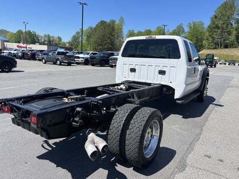 Used 2012 Ford F550 4x4 SuperCab Super Duty w/ Payload Upgrade Pkg image 3