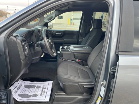 Used 2020 Chevrolet Silverado 1500 Custom w/ Custom Convenience Package AWD/4WD image 9