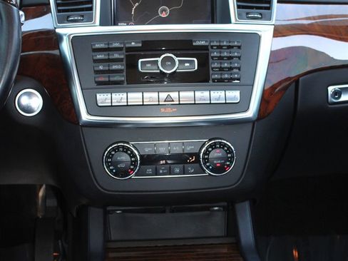 Used 2013 Mercedes-Benz GL 550 SUV image 13