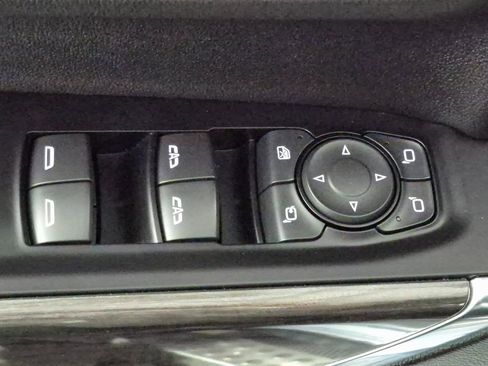 Used 2019 Chevrolet Silverado 1500 LTZ image 14