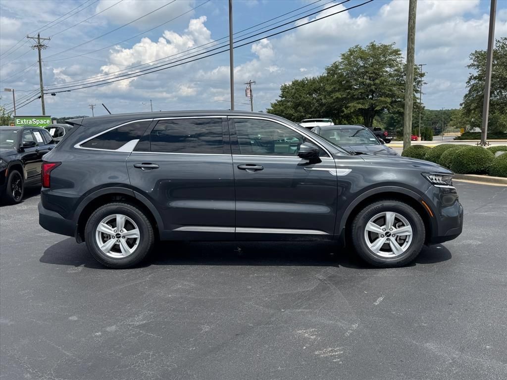 Certified 2023 Kia Sorento LX FWD image 2