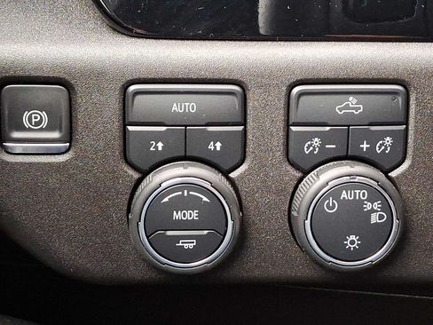 Used 2026 Chevrolet Silverado 1500 LT AWD/4WD image 25
