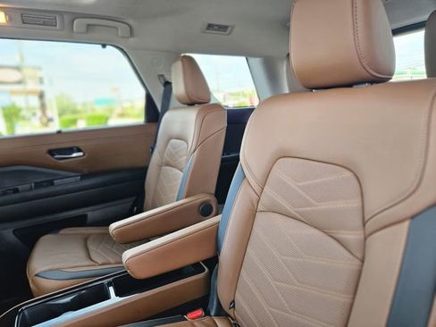 Certified 2023 Nissan Pathfinder Platinum AWD/4WD image 29