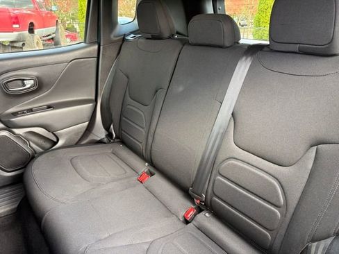 Used 2022 Jeep Renegade Latitude image 22