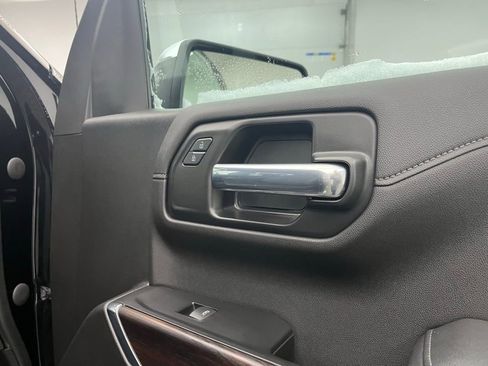 Used 2021 GMC Sierra 1500 SLT image 25