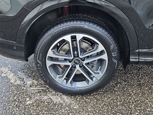 Certified 2025 Audi Q5 Premium w/ Convenience Package image 9