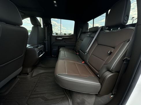 Used 2024 GMC Sierra 1500 Denali AWD/4WD image 25