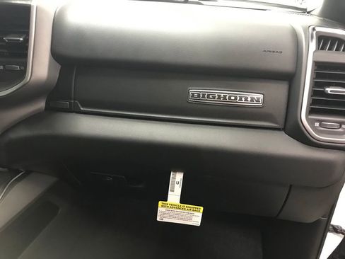 New 2026 RAM 1500 4x4 Crew Cab image 40