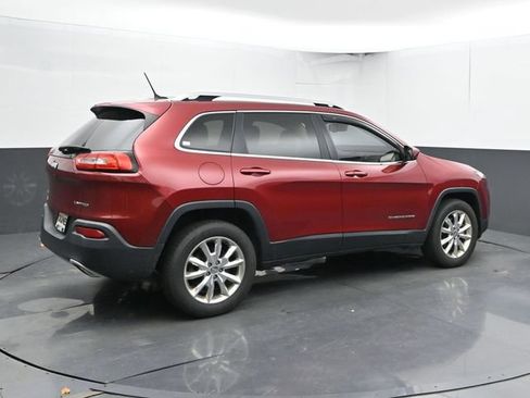 Used 2015 Jeep Cherokee Limited w/ Luxury Group AWD/4WD image 2