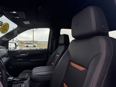 Used 2024 GMC Sierra 1500 AT4 w/ Technology Package AWD/4WD image 10