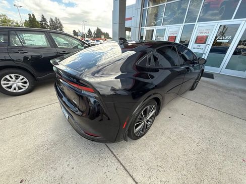Used 2023 Toyota Prius XLE AWD/4WD image 5