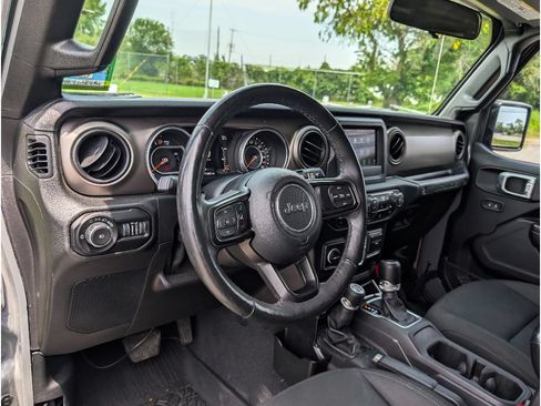 Used 2018 Jeep Wrangler Unlimited Sport S AWD/4WD image 24