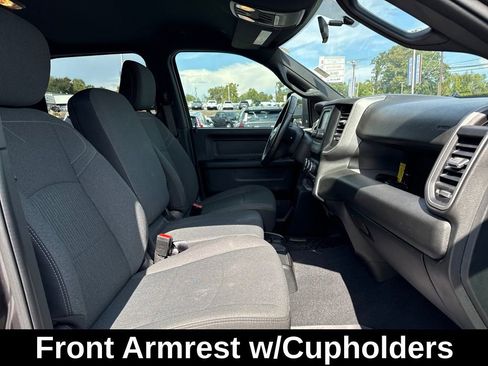 Used 2024 RAM 2500 Tradesman w/ Chrome Appearance Group image 35