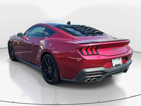 Used 2025 Ford Mustang GT RWD image 5