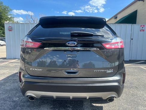 Used 2019 Ford Edge Titanium w/ Equipment Group 301A AWD/4WD image 4