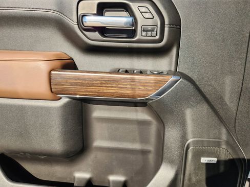 Used 2021 Chevrolet Silverado 2500 High Country image 21