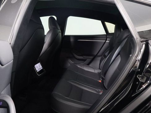 Used 2021 Tesla Model S Plaid image 11