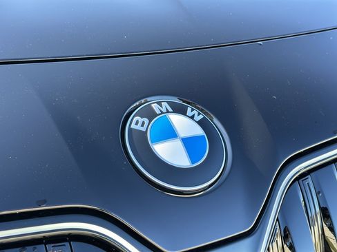 Used 2025 BMW 740i xDrive w/ Executive Package image 13