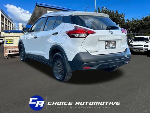 Used 2018 Nissan Kicks S FWD image 5