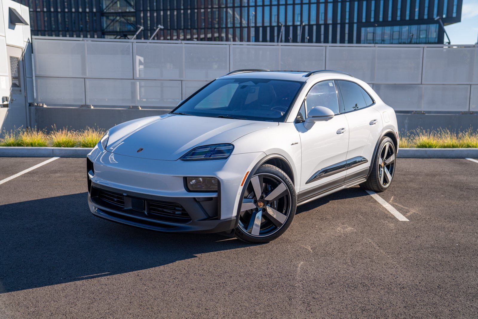 Certified 2026 Porsche Macan GTS Electric AWD/4WD image 1