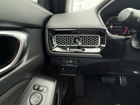 Certified 2025 Honda Civic Sport image 23