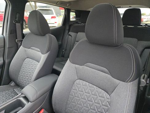 New 2026 Nissan Kicks SV image 9