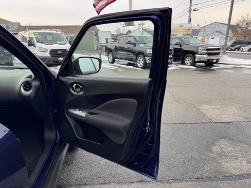 Used 2017 Nissan Juke SV image 35