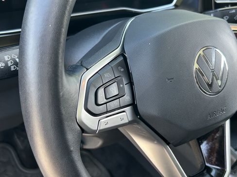 Used 2024 Volkswagen Jetta SE w/ Panoramic Sunroof Package FWD image 28