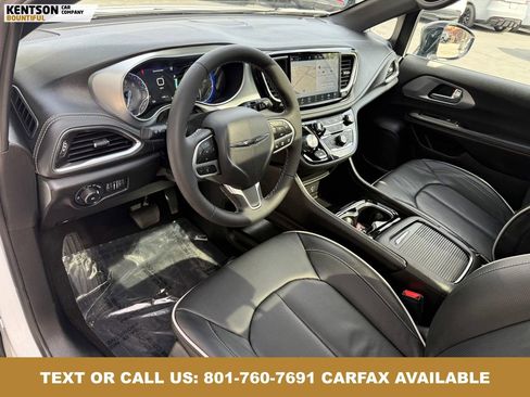 Used 2026 Chrysler Pacifica Limited AWD/4WD image 32