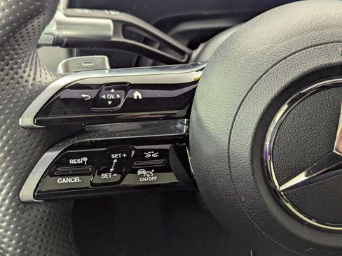 Used 2022 Mercedes-Benz EQS 580 4MATIC Sedan image 36