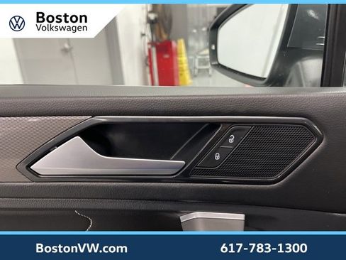 Certified 2022 Volkswagen Tiguan SE image 15