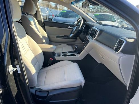 Used 2022 Kia Sportage LX w/ LX FWD Value Edition Package image 10