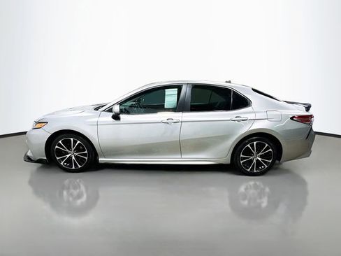 Used 2018 Toyota Camry SE FWD image 10
