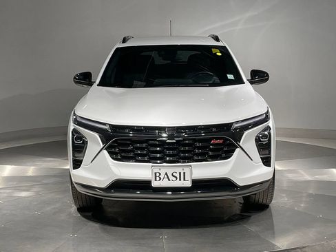 Used 2025 Chevrolet Trax RS image 9